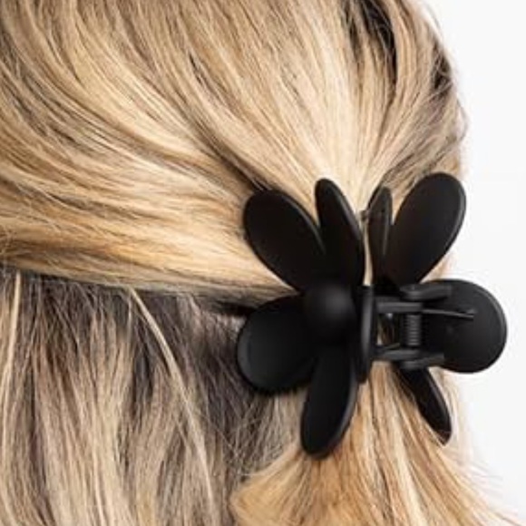 Matte Daisy Flower Claw Clip Black Minimalist Aesthetic Hair Clip - Picture 4 of 5